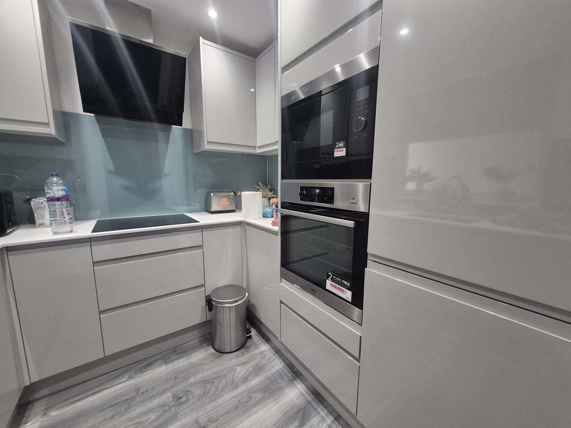 Flat Kersfield Road in Greater London