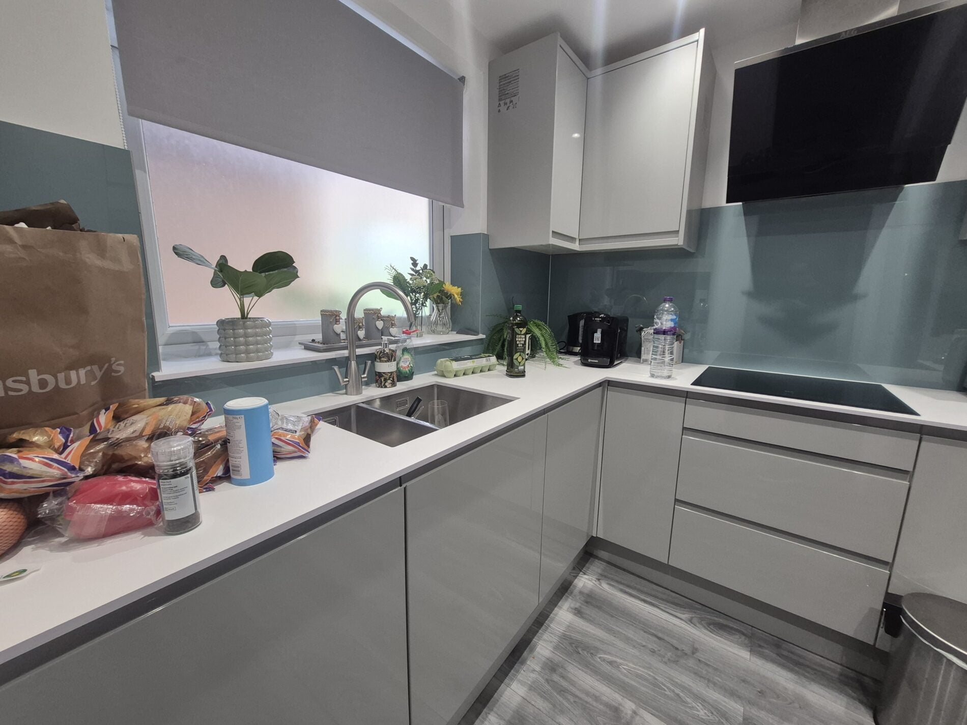 Flat Kersfield Road in Greater London
