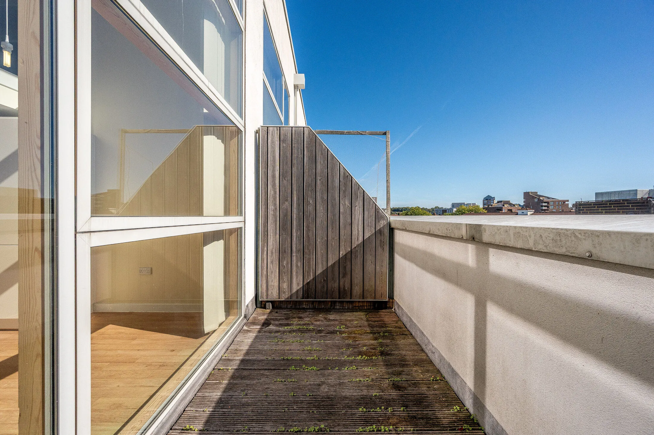 Flat Giffin Street in Greater London
