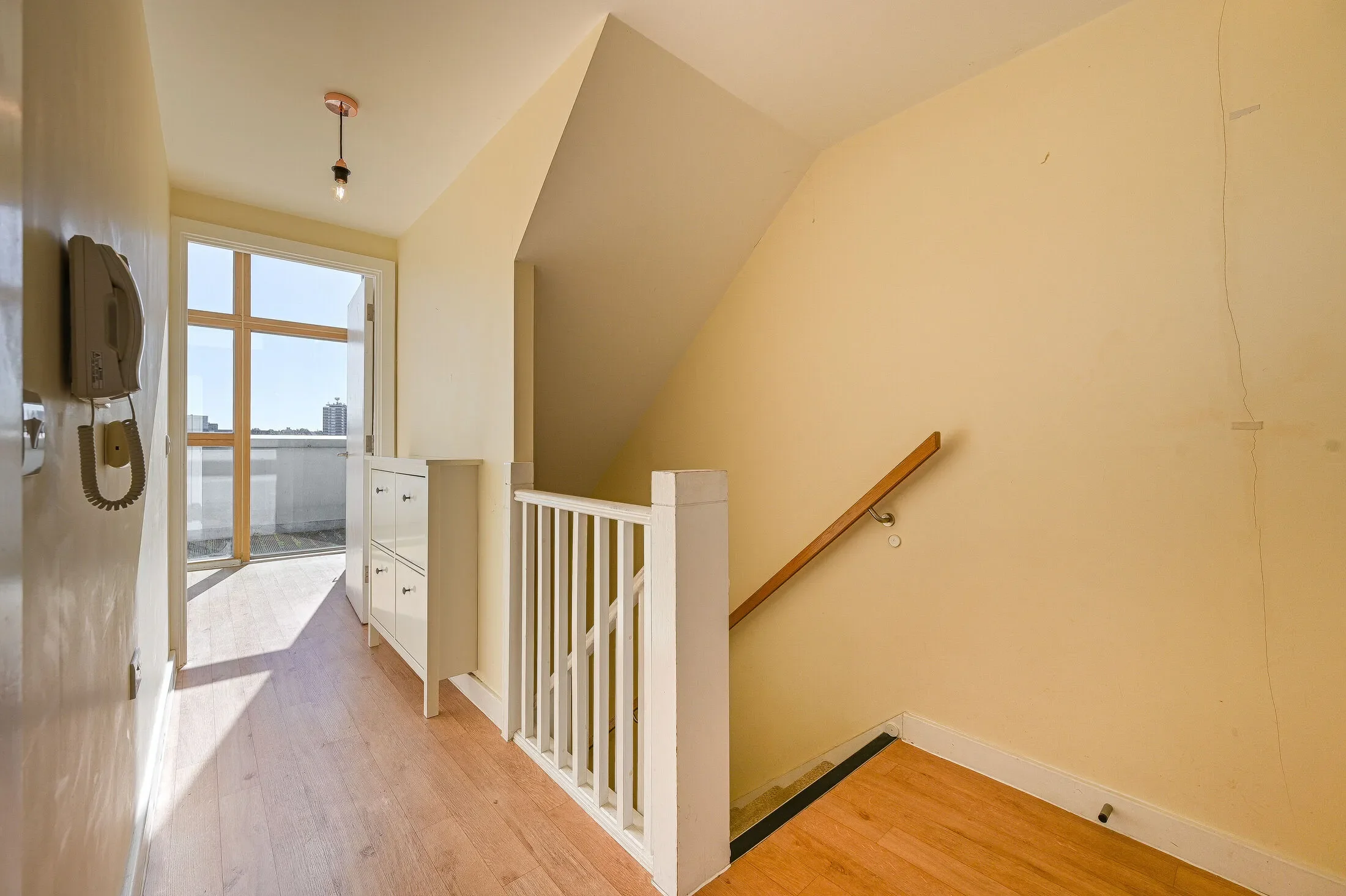 Flat Giffin Street in Greater London
