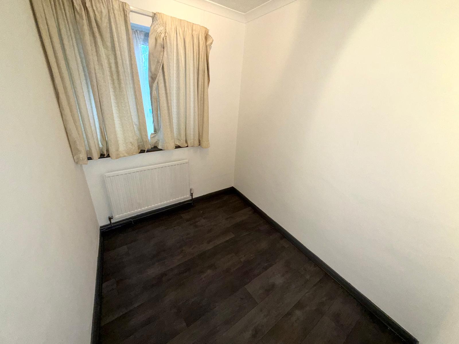 Flat Farnham Road in Slough