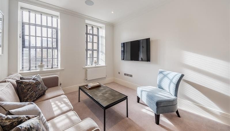 Flat Rainville Road in Greater London