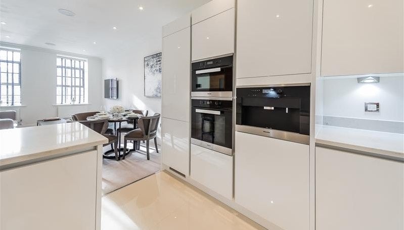 Flat Rainville Road in Greater London