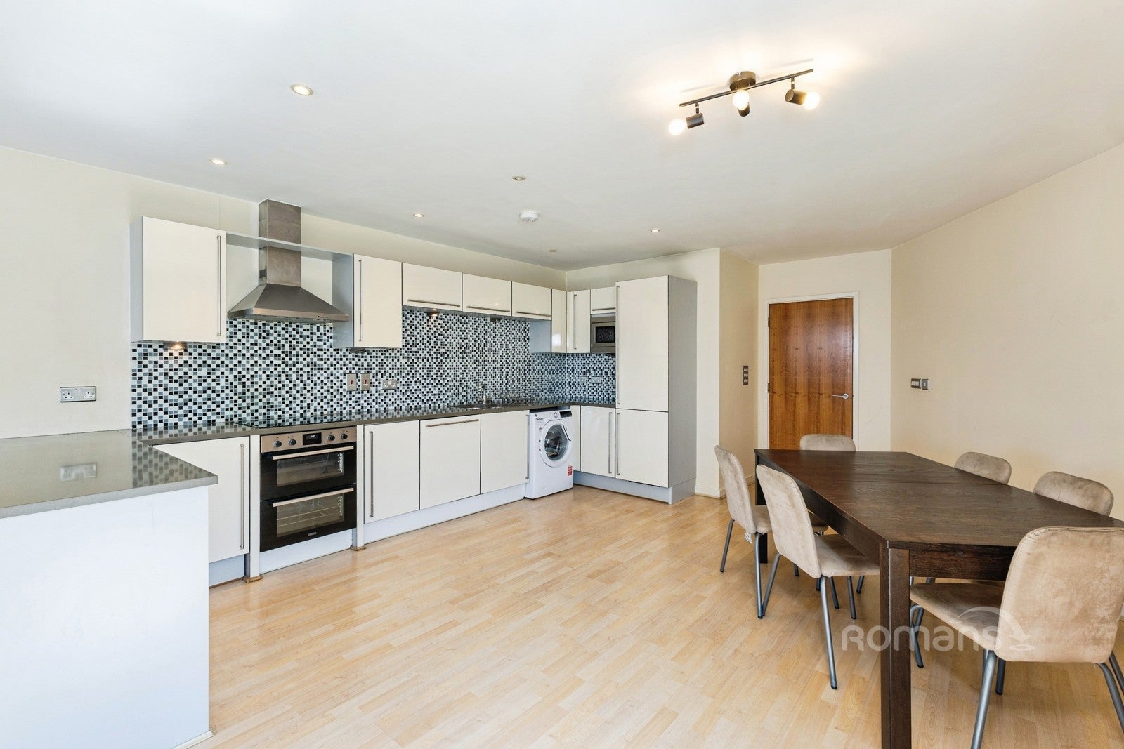 Flat Kenavon Drive in Reading