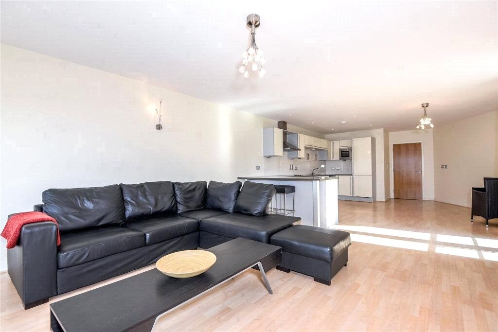 Flat Kenavon Drive in Reading