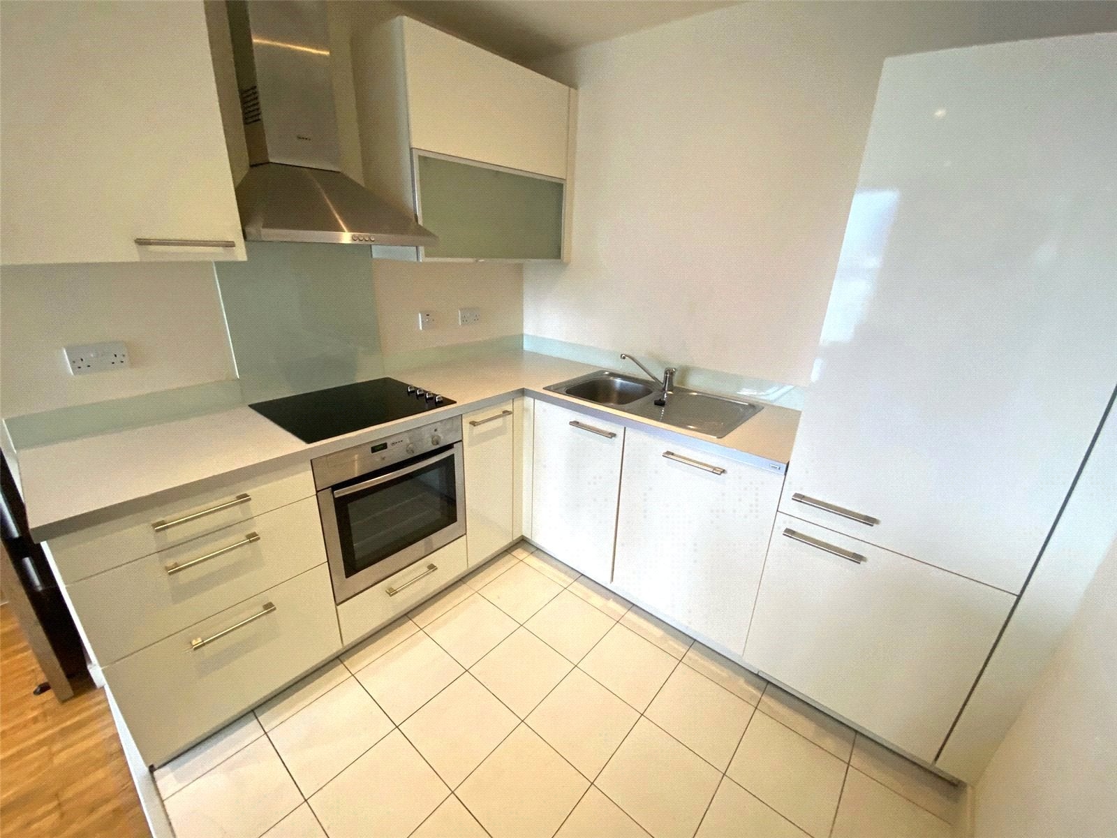 Flat Kelso Place in Manchester