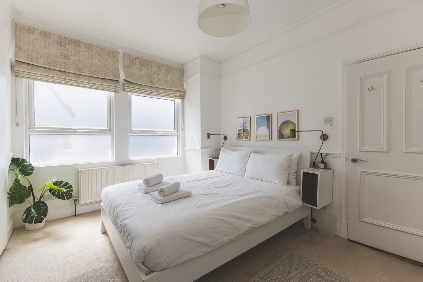Flat Drayton Road in Greater London