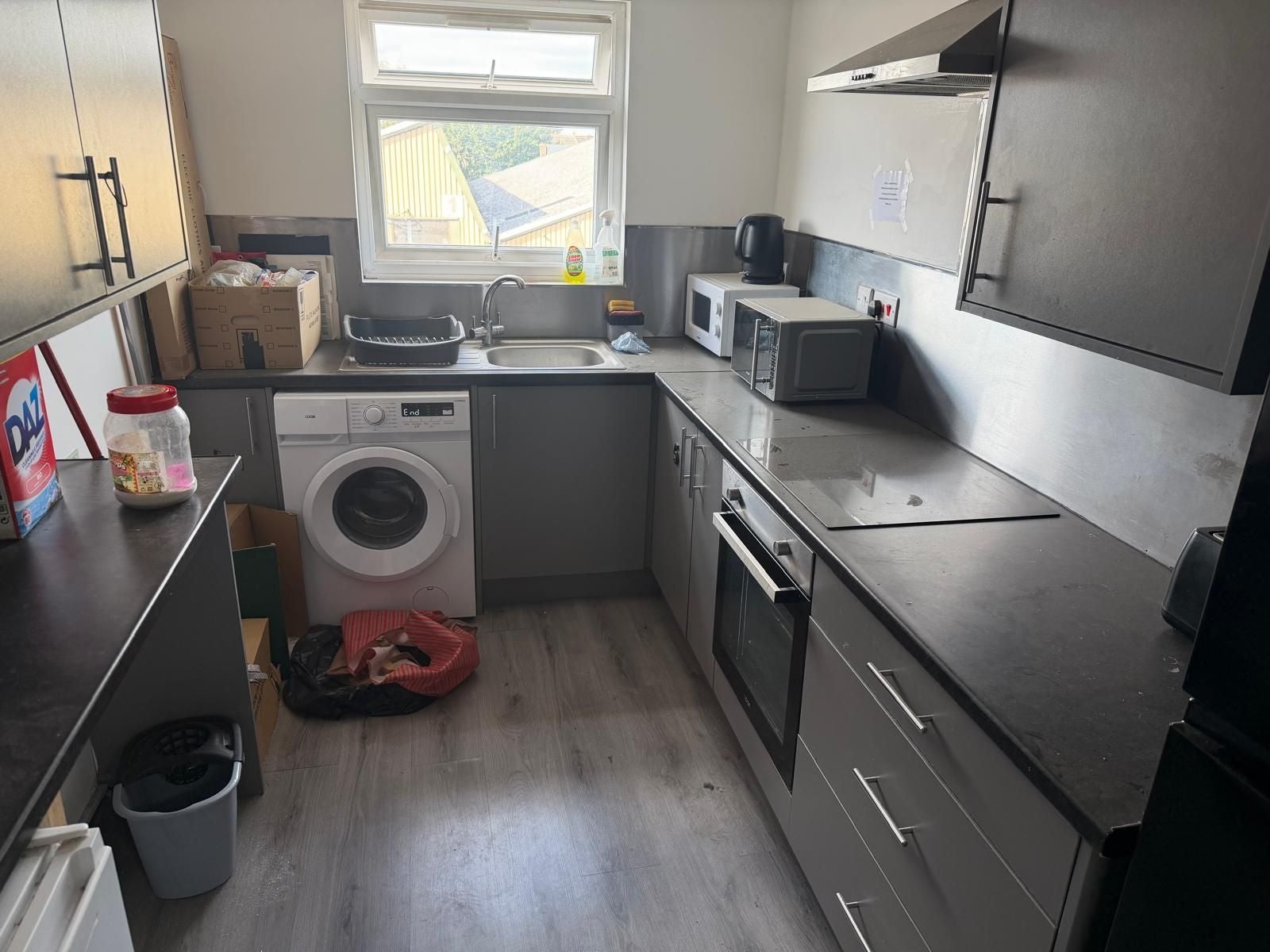 Room Featherstone Road in Greater London