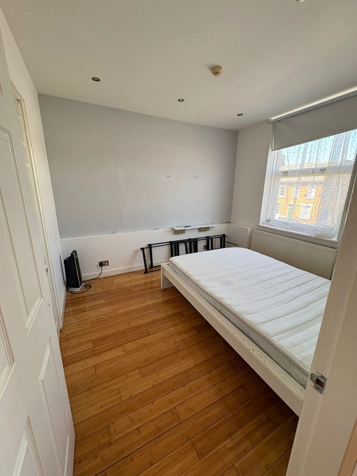 Room Maple Road in Greater London
