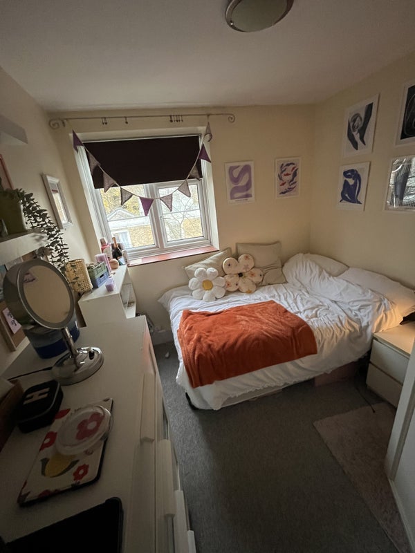 Room Violet Hill in City of Westminster