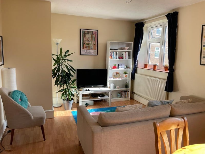 Room Violet Hill in City of Westminster