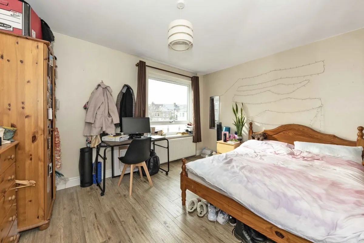 House Hunter Close in Greater London