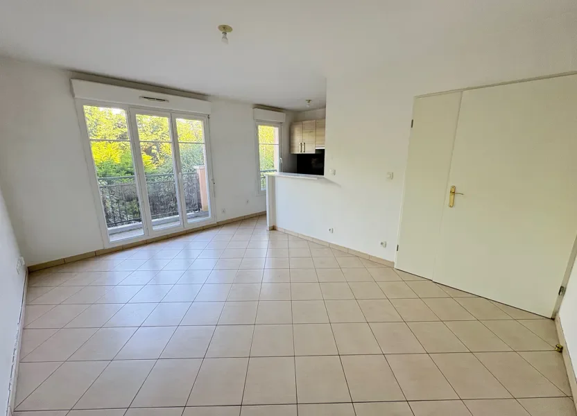 Flat Rue des Chantiers in Ozoir-la-Ferrière