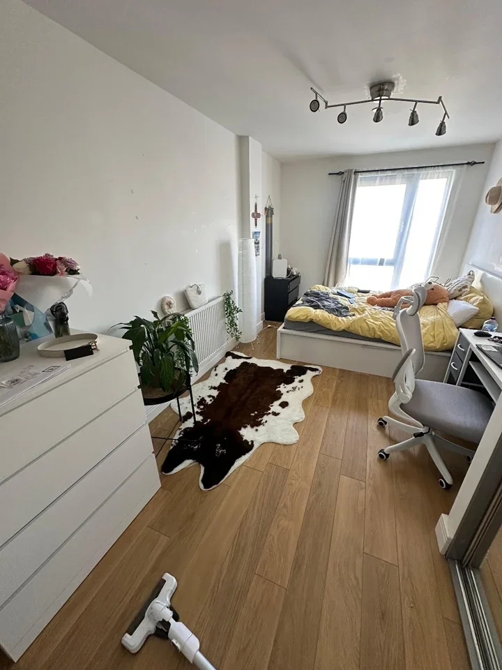 Room Canter Way in Greater London