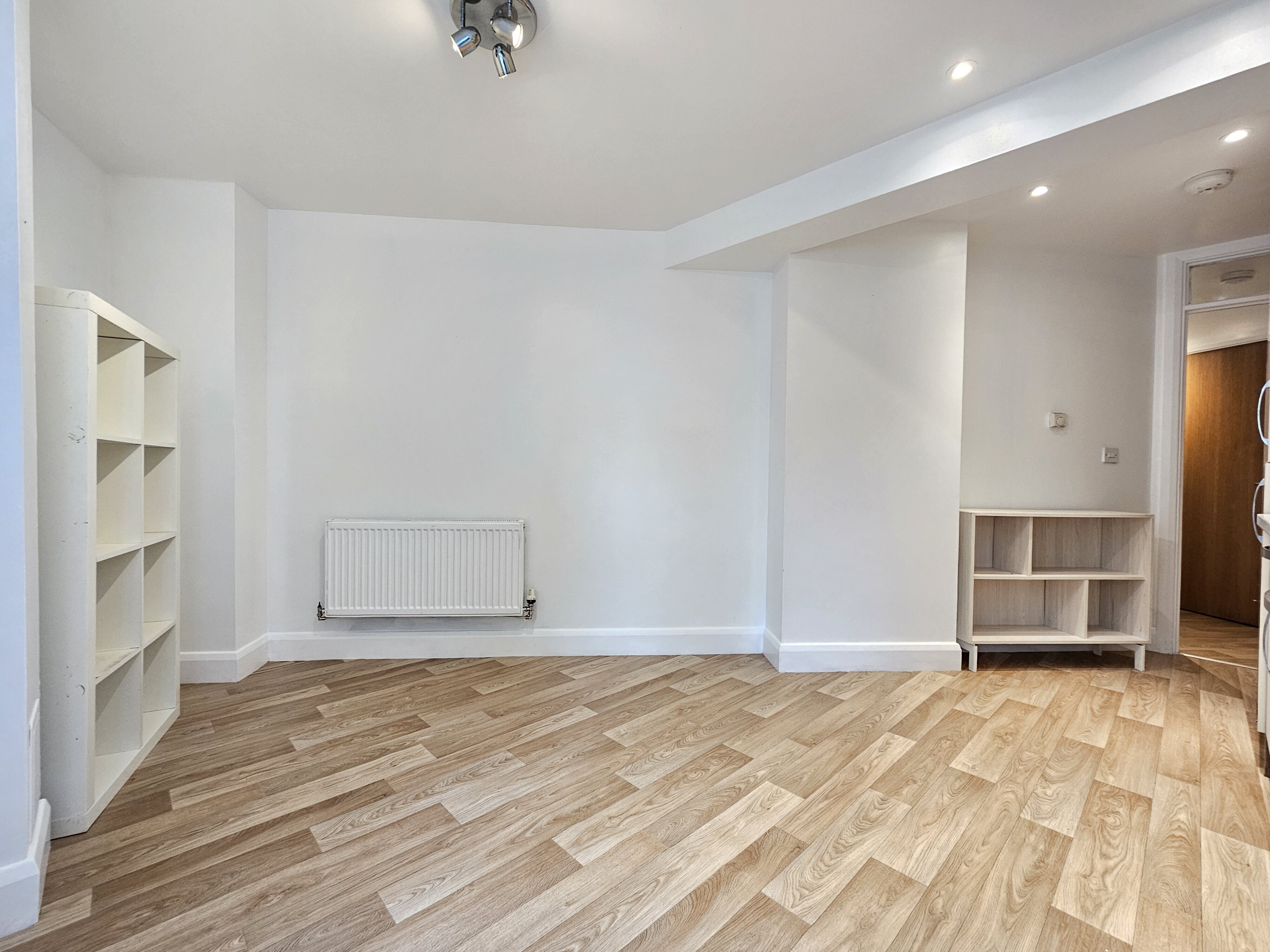 Flat Catford Hill in Greater London