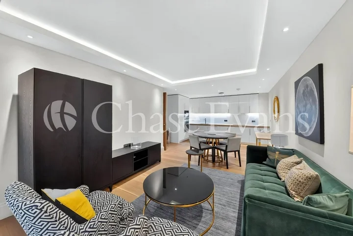Flat Strand in City of Westminster