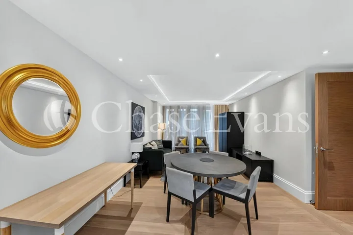 Flat Strand in City of Westminster