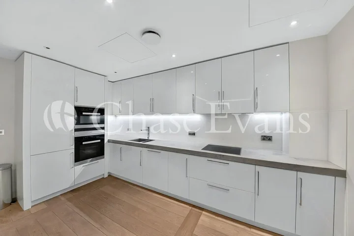 Flat Strand in City of Westminster