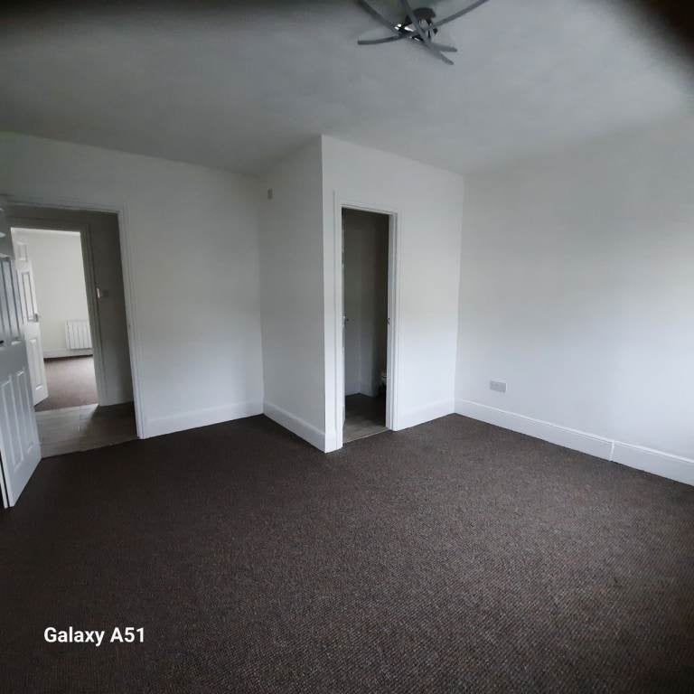 Flat Albert Square in Gorleston-on-Sea