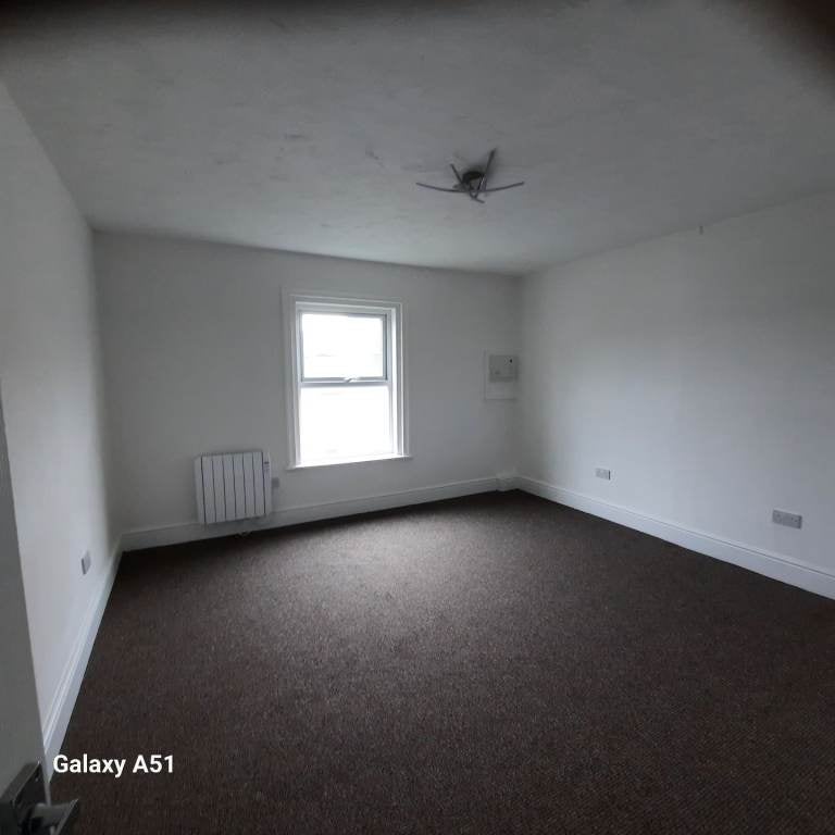 Flat Albert Square in Gorleston-on-Sea