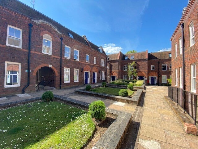 Flat Nelson Terrace in Aylesbury