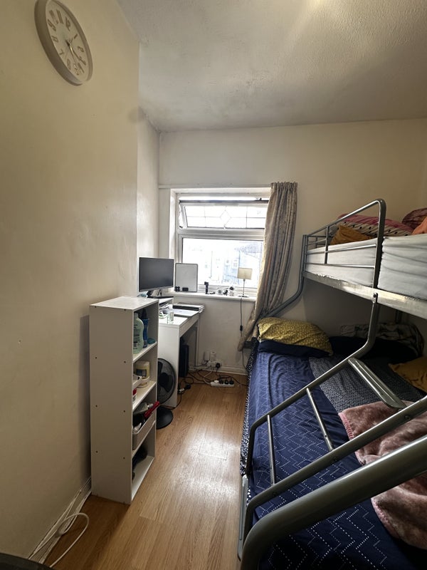 Room St Mary's Road in Greater London