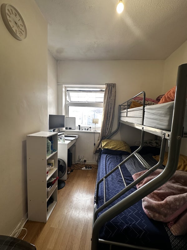 Room St Mary's Road in Greater London
