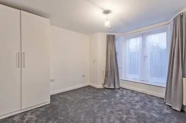 Flat Dornfell Street in Greater London