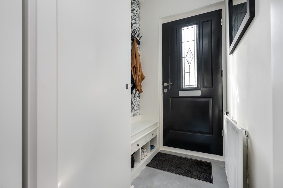 Tussenwoning te koop: Molenzicht 145, Dirksland