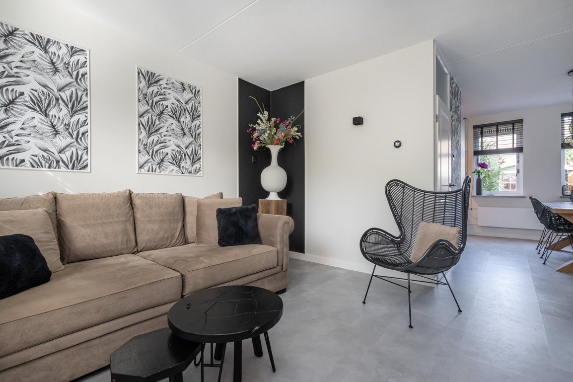 Tussenwoning te koop: Molenzicht 145, Dirksland