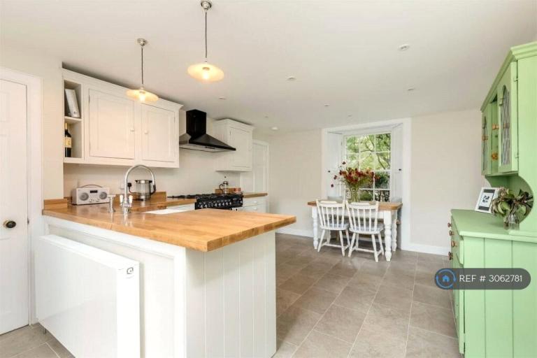 House Shore Road in Aberdour