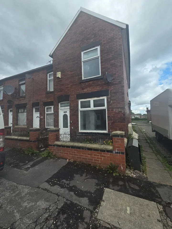 House Isaac Street in Bolton