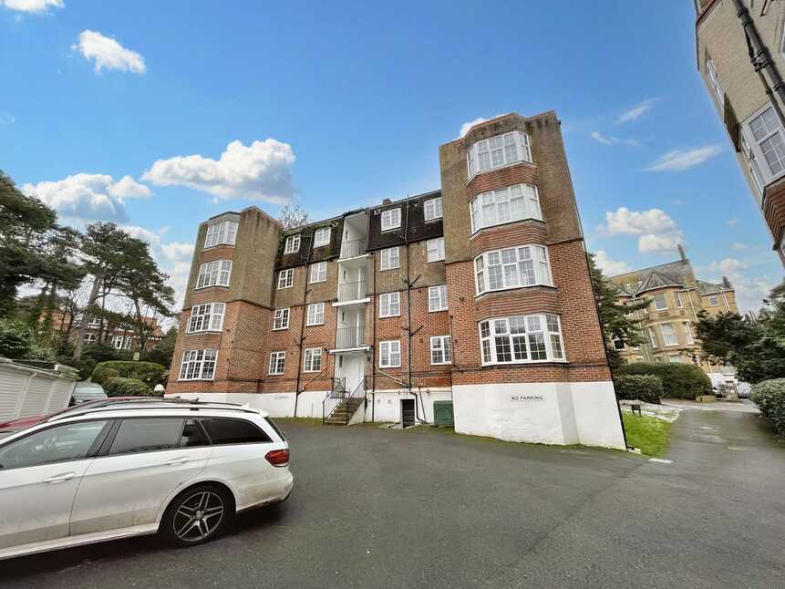 Flat Vale Road in Bournemouth