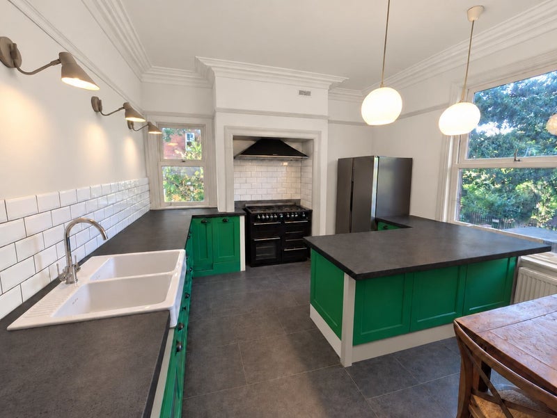 Room Meanwood Road in Leeds