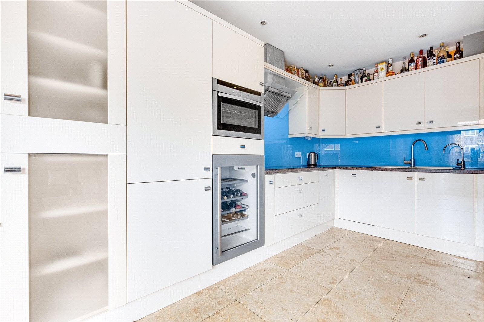 Flat Mill Pond Close in Greater London