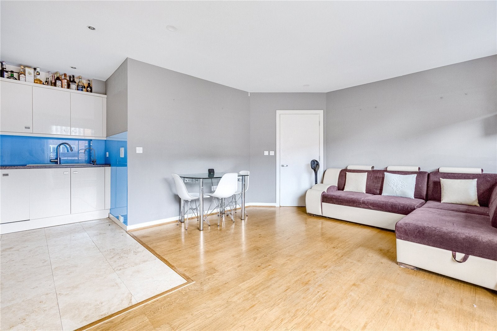 Flat Mill Pond Close in Greater London