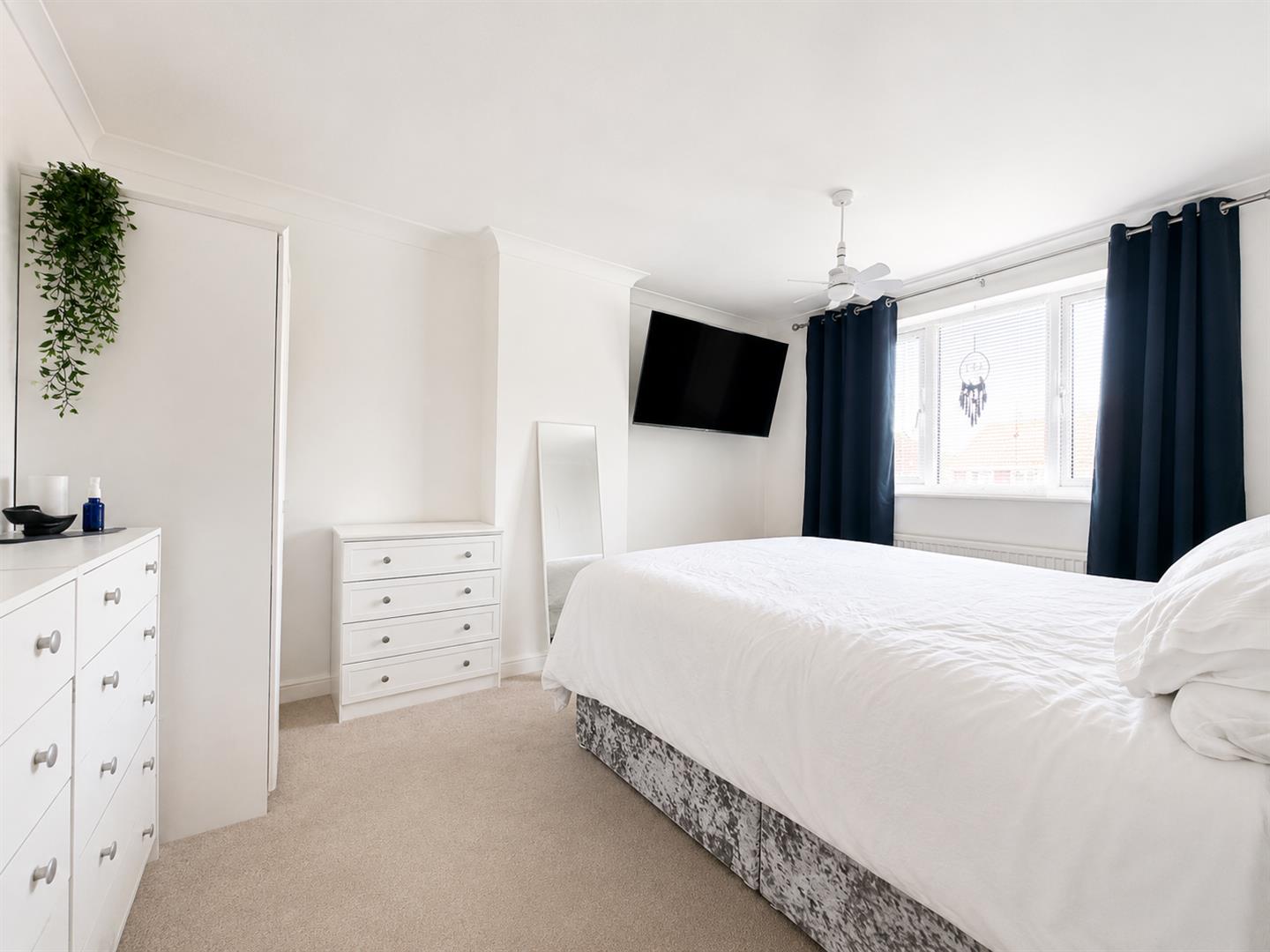 House Lennox Close in Gosport