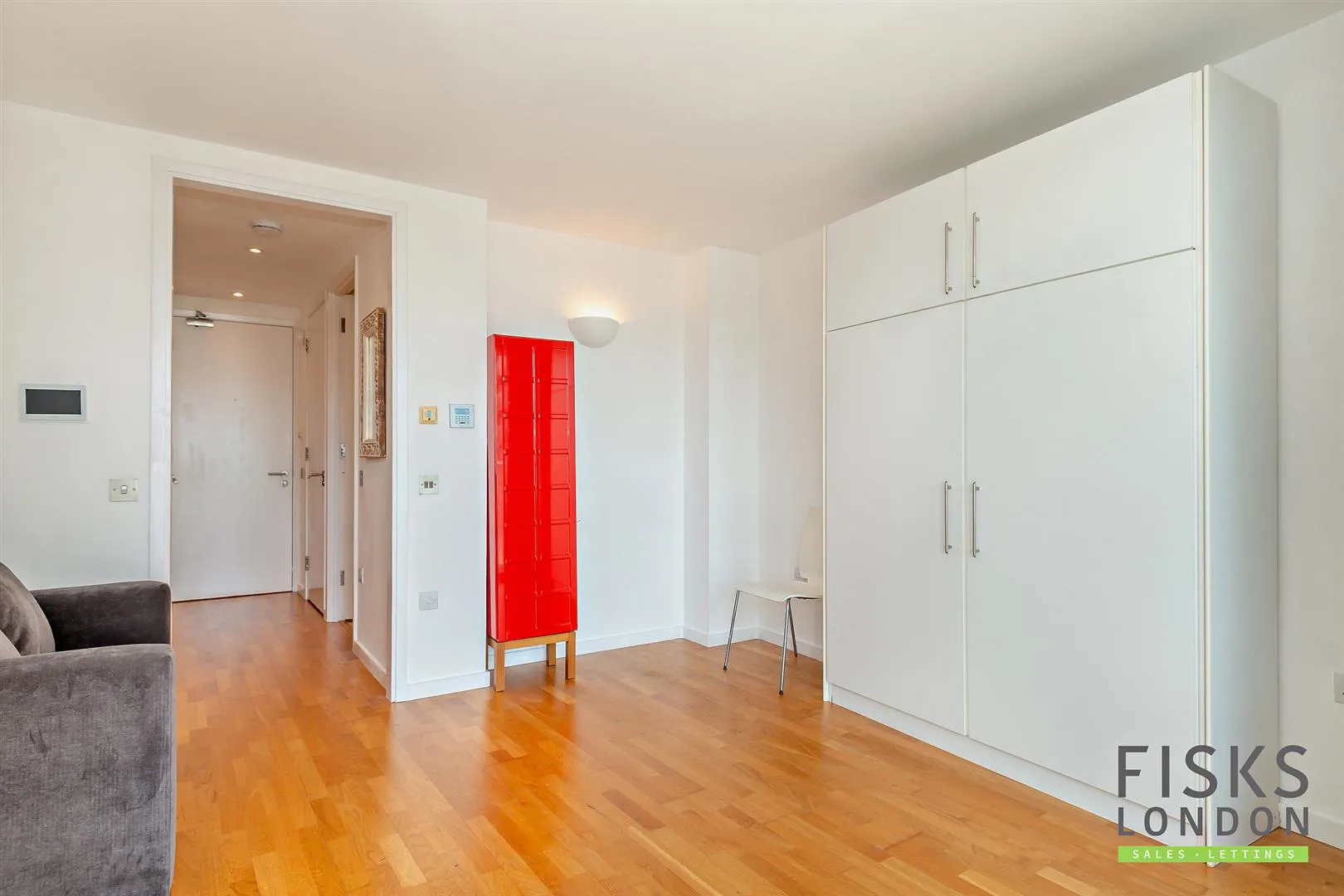 Flat Fairmont Avenue in Greater London