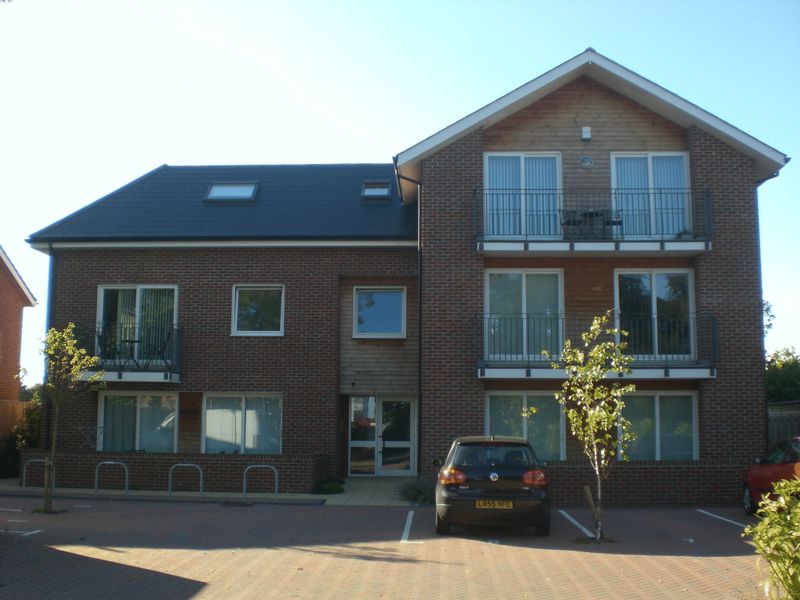 Flat London Road in Waterlooville