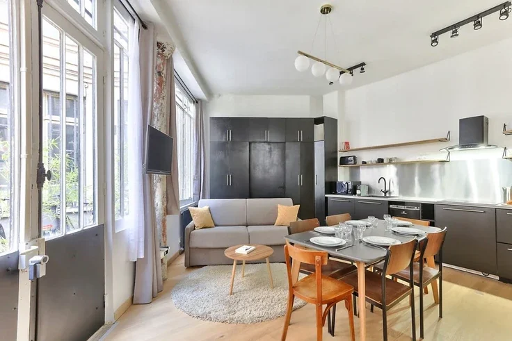 Flat Rue du Faubourg Saint-Denis in Paris