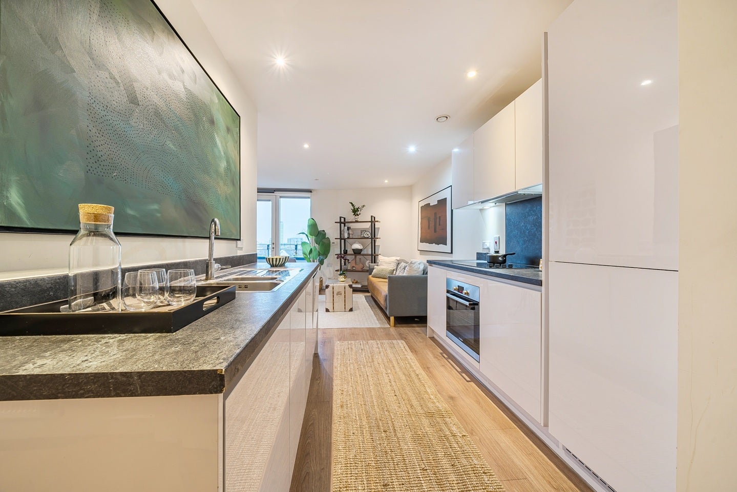 Flat St James's Crescent in Greater London