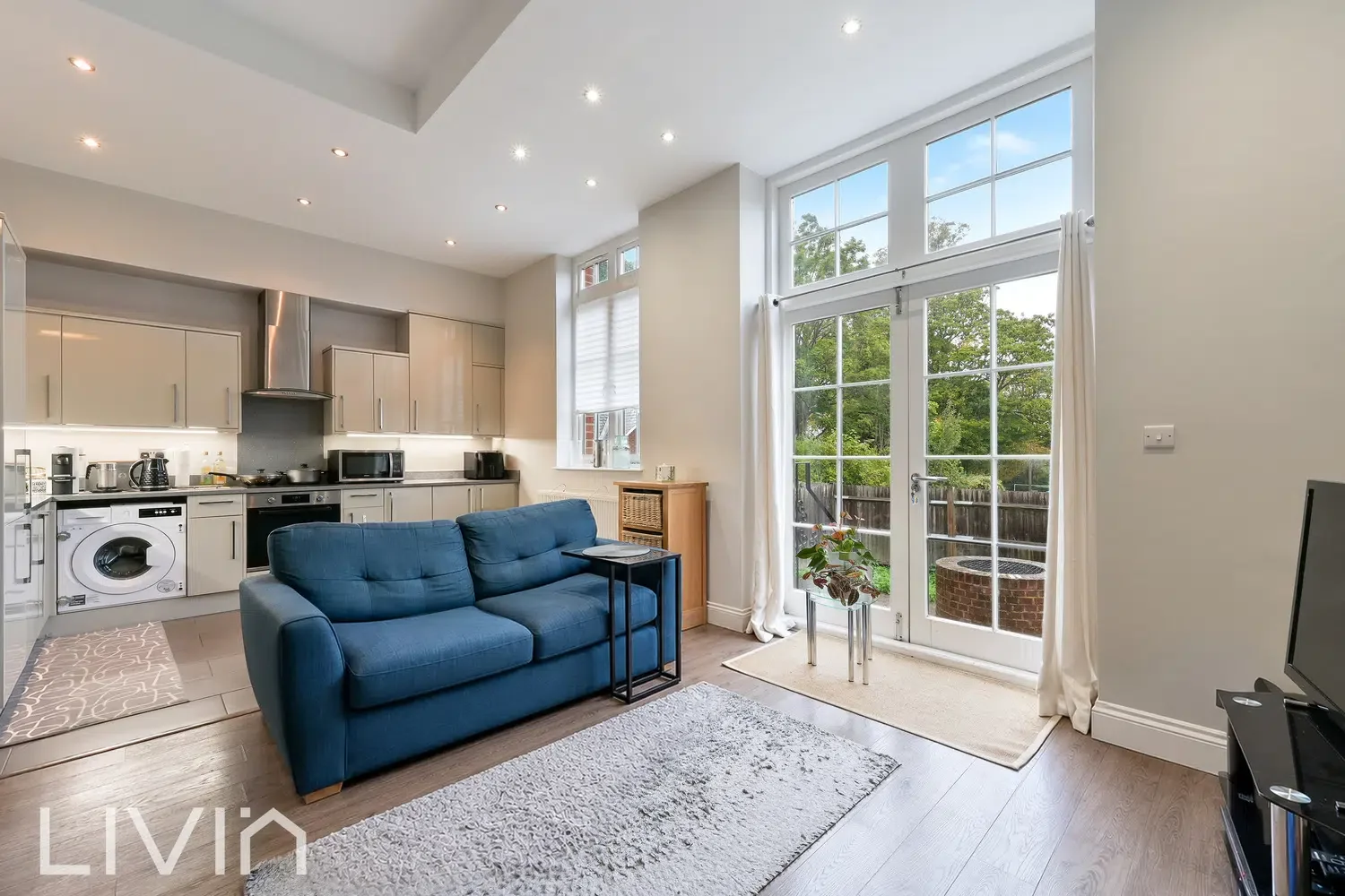 Flat Coombe Road in Greater London