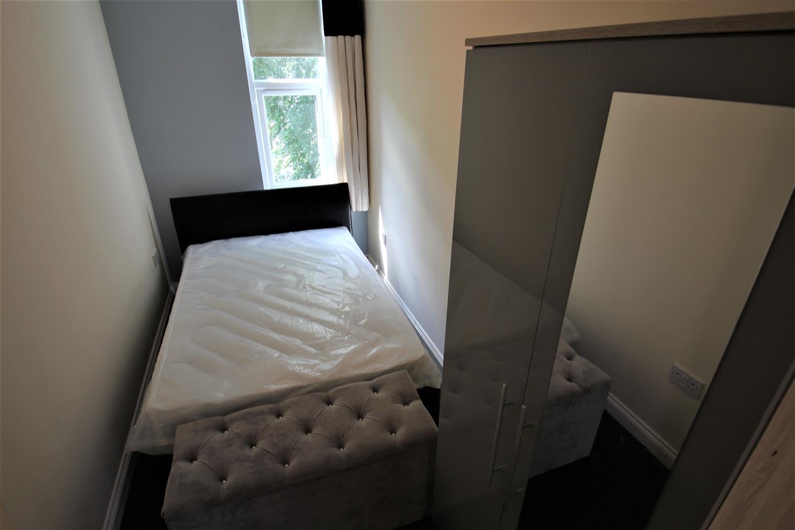 Flat Morris Lane in Leeds
