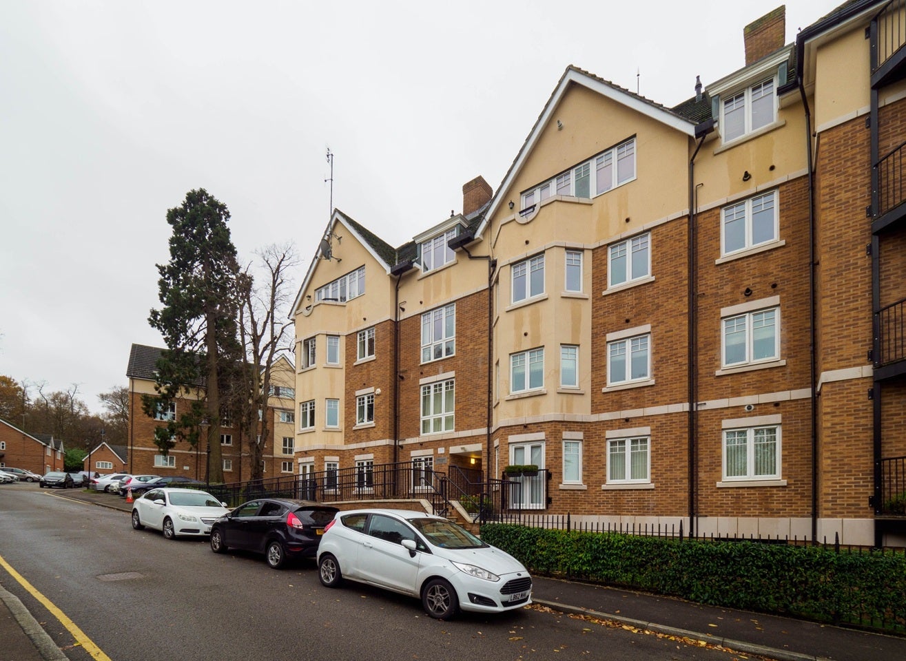 Flat Brightwen Grove in Greater London