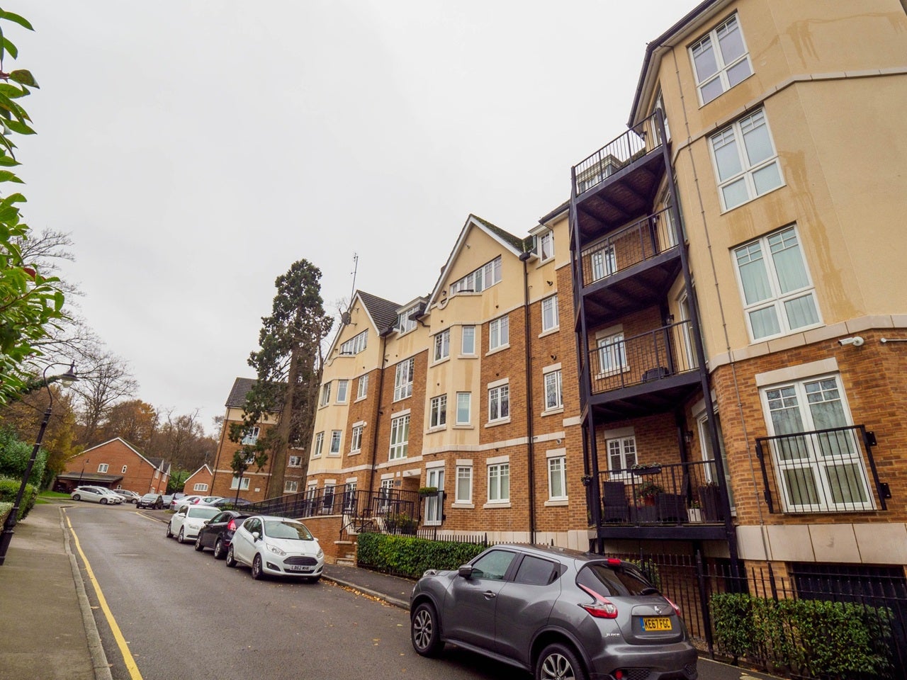 Flat Brightwen Grove in Greater London