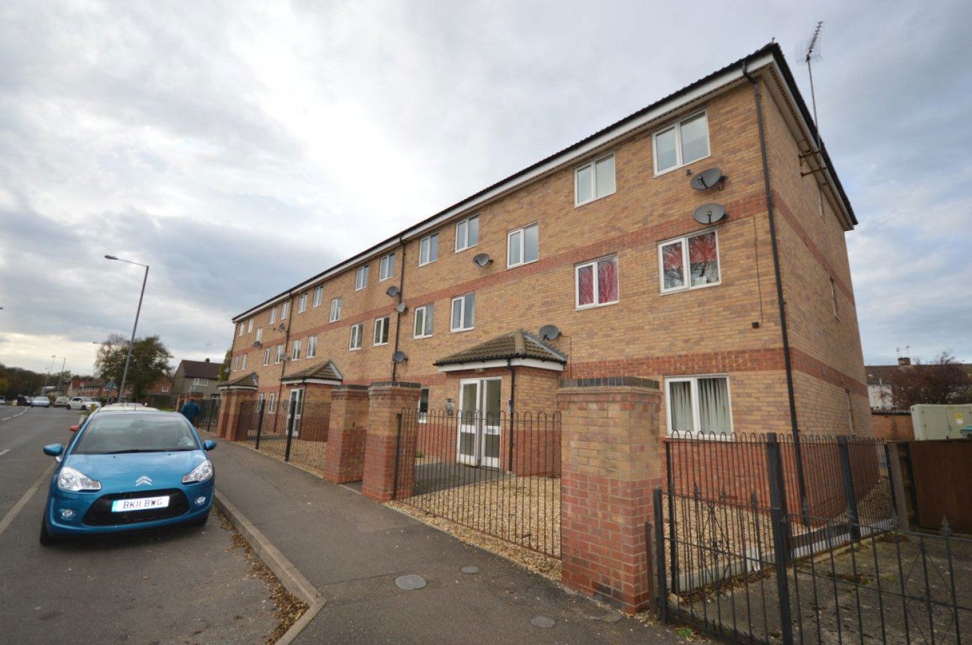 Flat Pickering Court in Corby