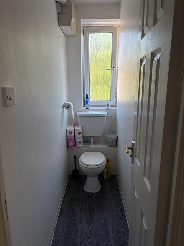 Room Burge Street in Greater London