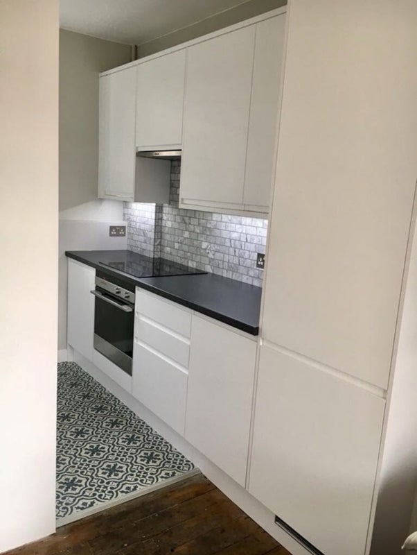 Flat Bevenden Street in Greater London