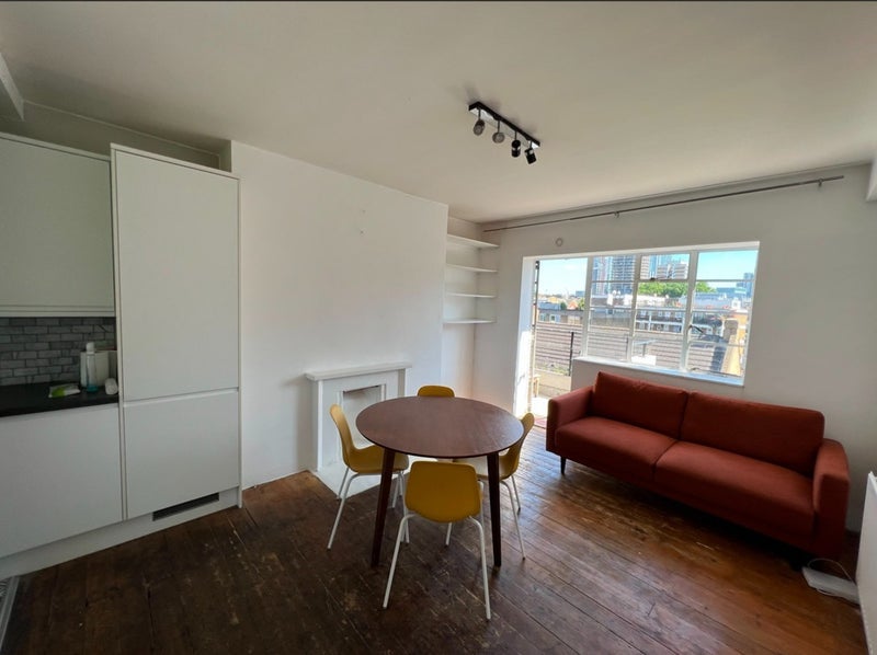 Flat Bevenden Street in Greater London