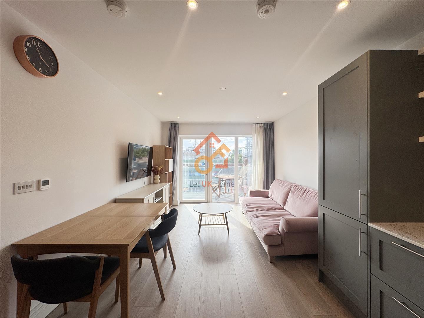 Flat Filmworks Walk in Greater London